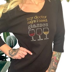 🍁Wine graphic bedazzled  Tshirt